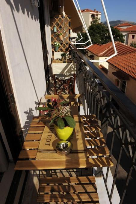 Delphic Moments - Sunny App 3Br, 2Ba With View Exterior foto