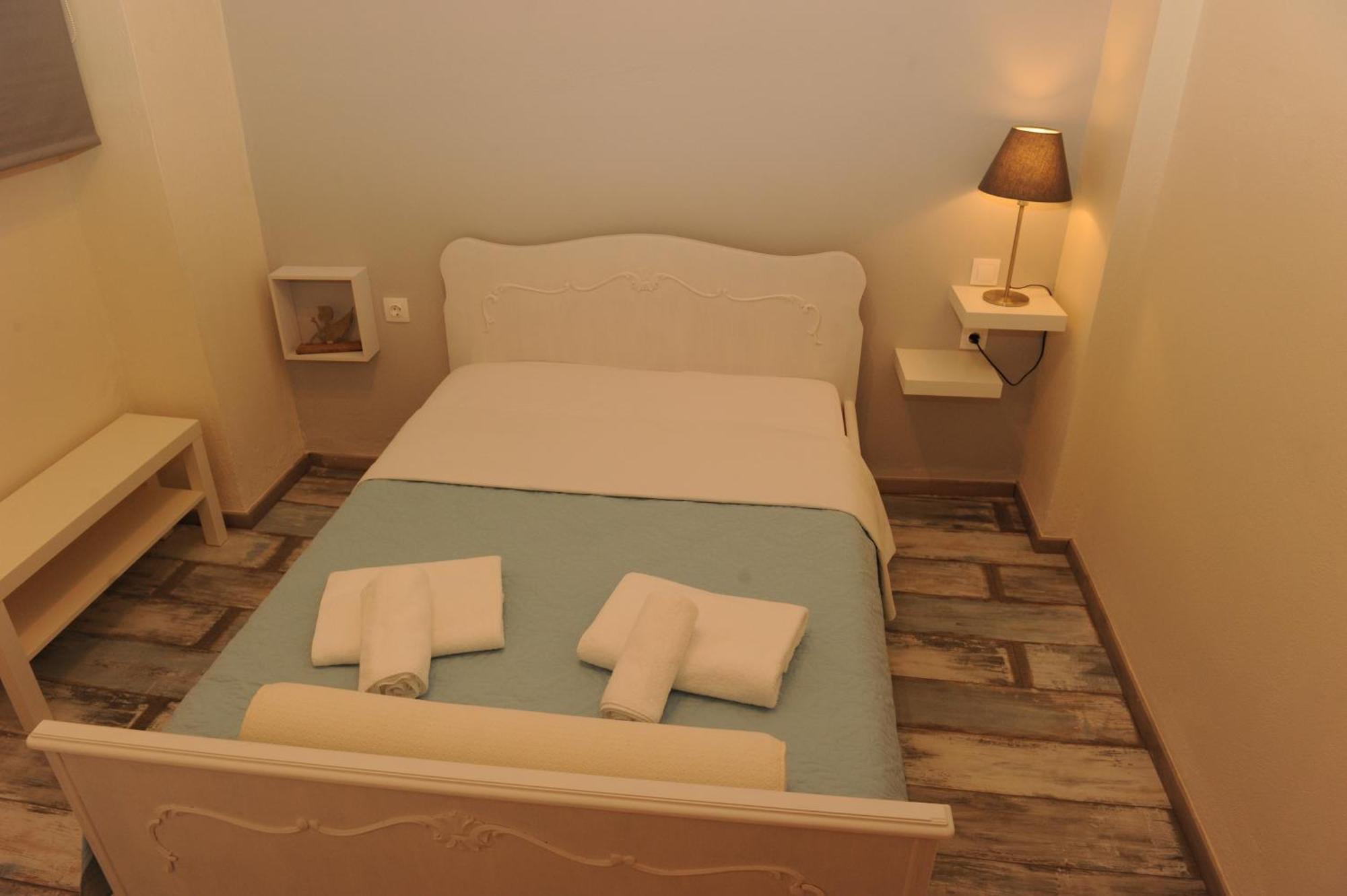 Delphic Moments - Sunny App 3Br, 2Ba With View Exterior foto